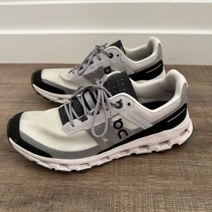 On Cloudvista Trail Running Sneakers